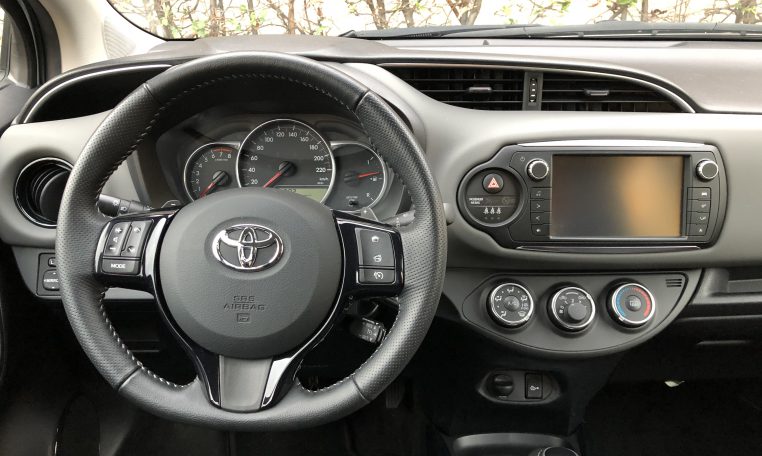 Brawl ondergeschikt Tijdens ~ Tweedehands Toyota Yaris Automaat Te Koop in Sint-Niklaas